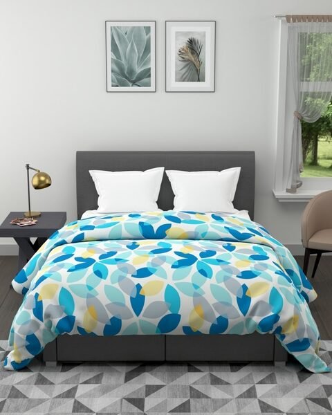 BIANCA Blue & White Floral AC Room 120 GSM Double Bed Comforter