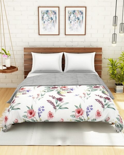 WELHOME White & Grey Floral AC Room 110 GSM Double Bed Quilt